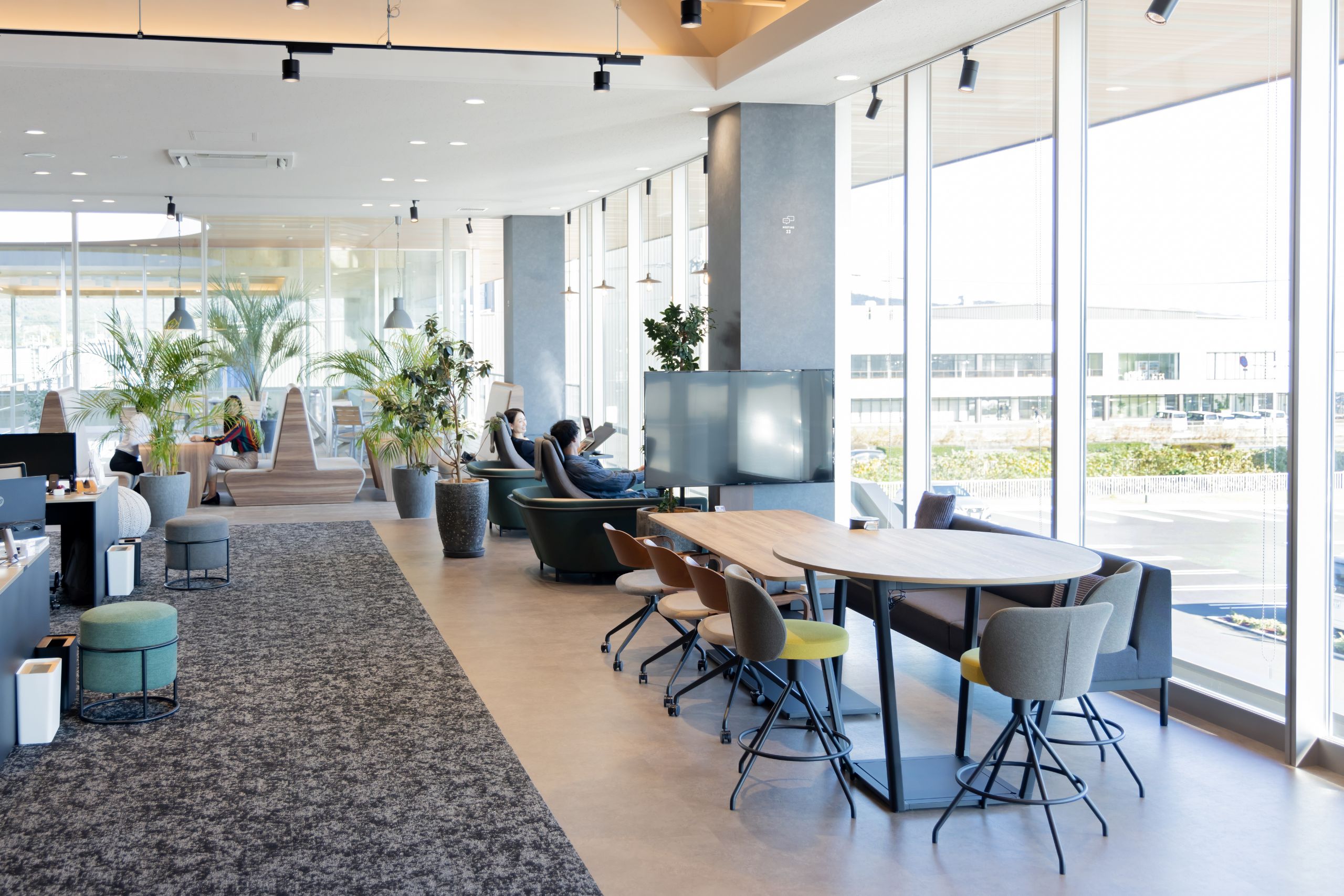 The Role of Lighting in Commercial Interiors: More Than Just Visibility | Tridyum