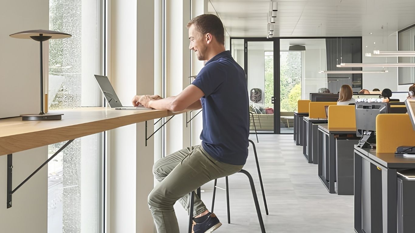 Should Every Employee Have Their Own Desk? by Tridyum Interiors