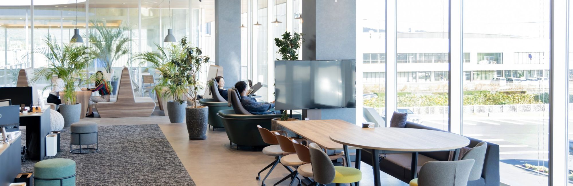 The Role of Lighting in Commercial Interiors: More Than Just Visibility | Tridyum